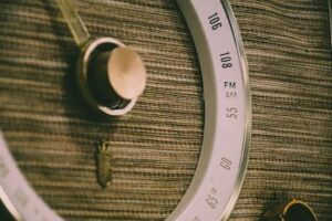 An image of an old radio dial